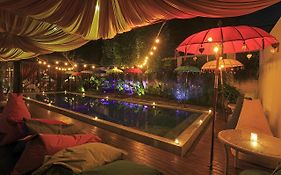 Sama Sama Suites & Restaurant